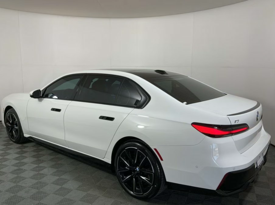 BMW i7 xDrive60 - 圖片 3